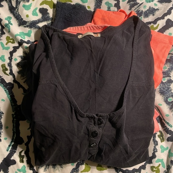 Lot of mostly Large & X- Large Tanks, Brand Variety - Picture 11 of 11